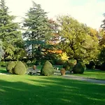 Сasa de vacaciones Luxurious In With Garden Rocca Grimalda