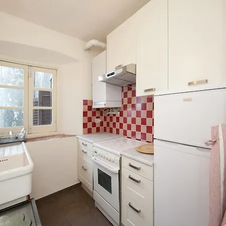 Luxurious In With Garden Дом отдыха *