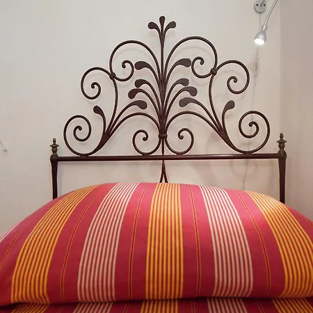 Dom wakacyjny Luxurious In With Garden