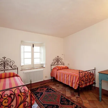 Дом отдыха Luxurious In With Garden Rocca Grimalda