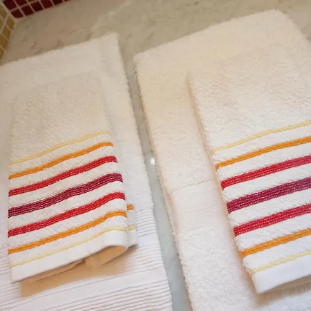 Дом отдыха Luxurious In With Garden *