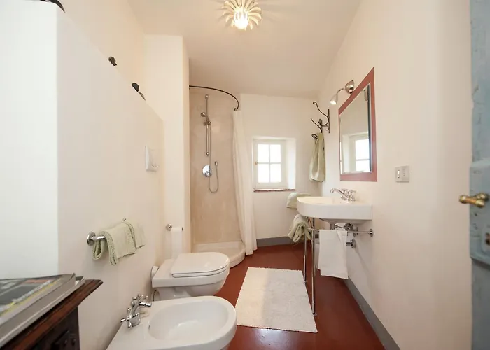 Сasa de vacaciones Luxurious In With Garden Rocca Grimalda