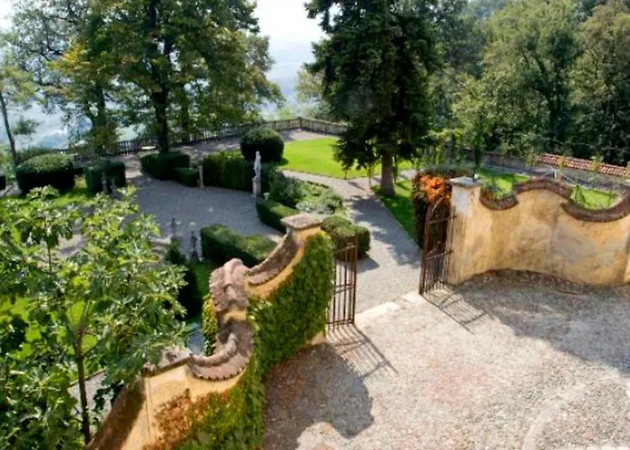 Luxurious In With Garden Сasa de vacaciones