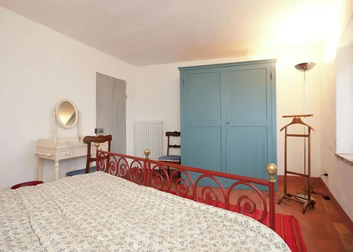 Luxurious In With Garden *