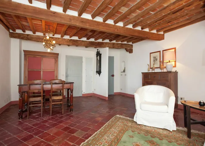 Сasa de vacaciones Luxurious In With Garden