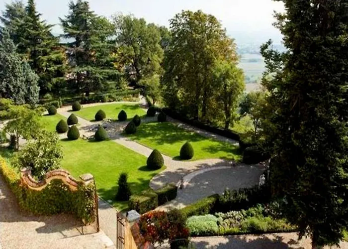 Luxurious In With Garden Сasa de vacaciones *